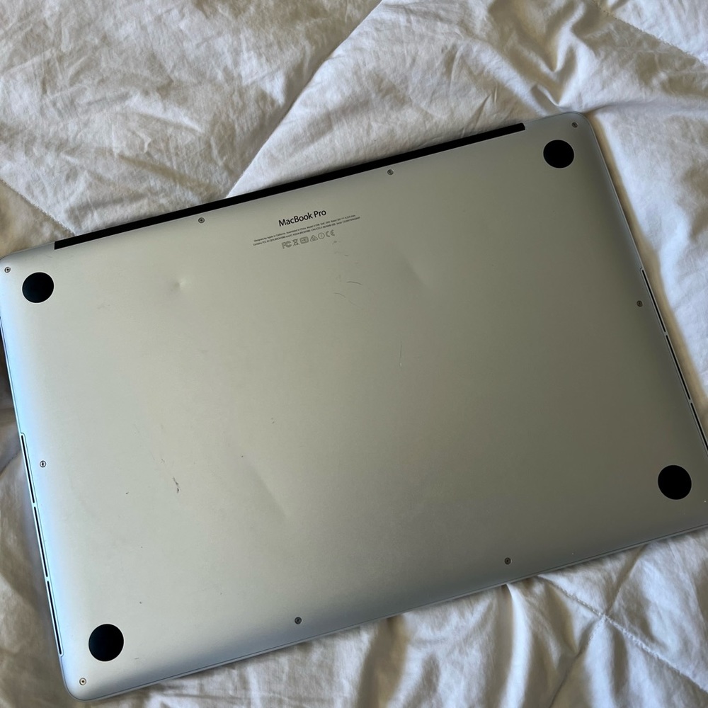 Apple MacBook Pro 15.5 computer - Picture 4 of 4